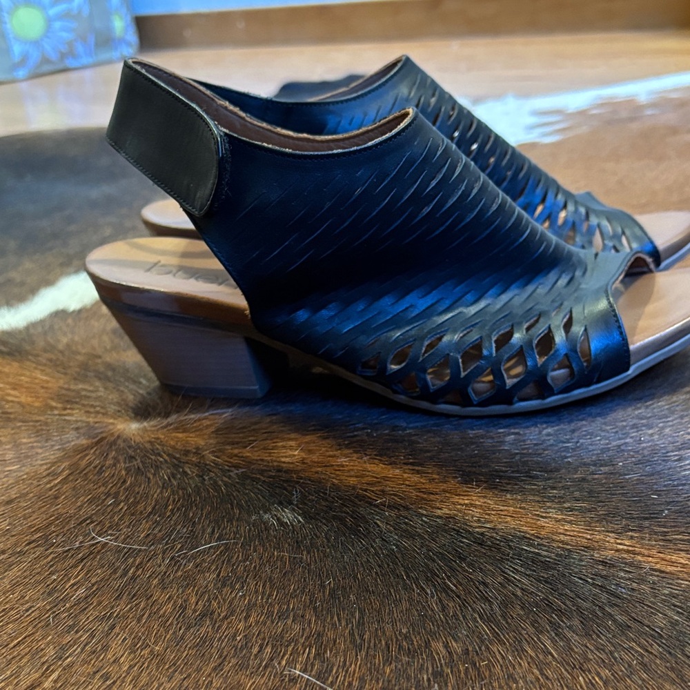 Stylish Black Heeled Sandals